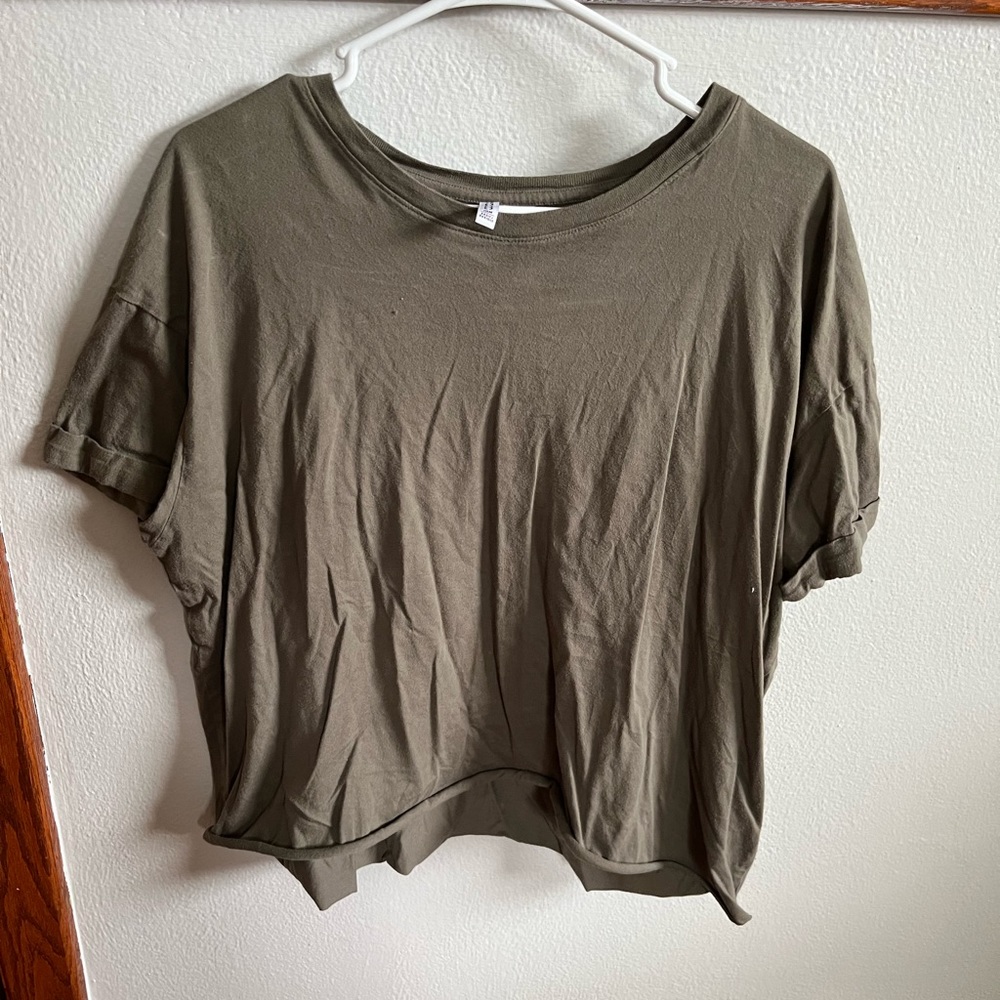 H&M BASIC CUTOFF TEE - Size L